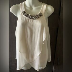 Sangria White Sleeveless Embellished Blouse